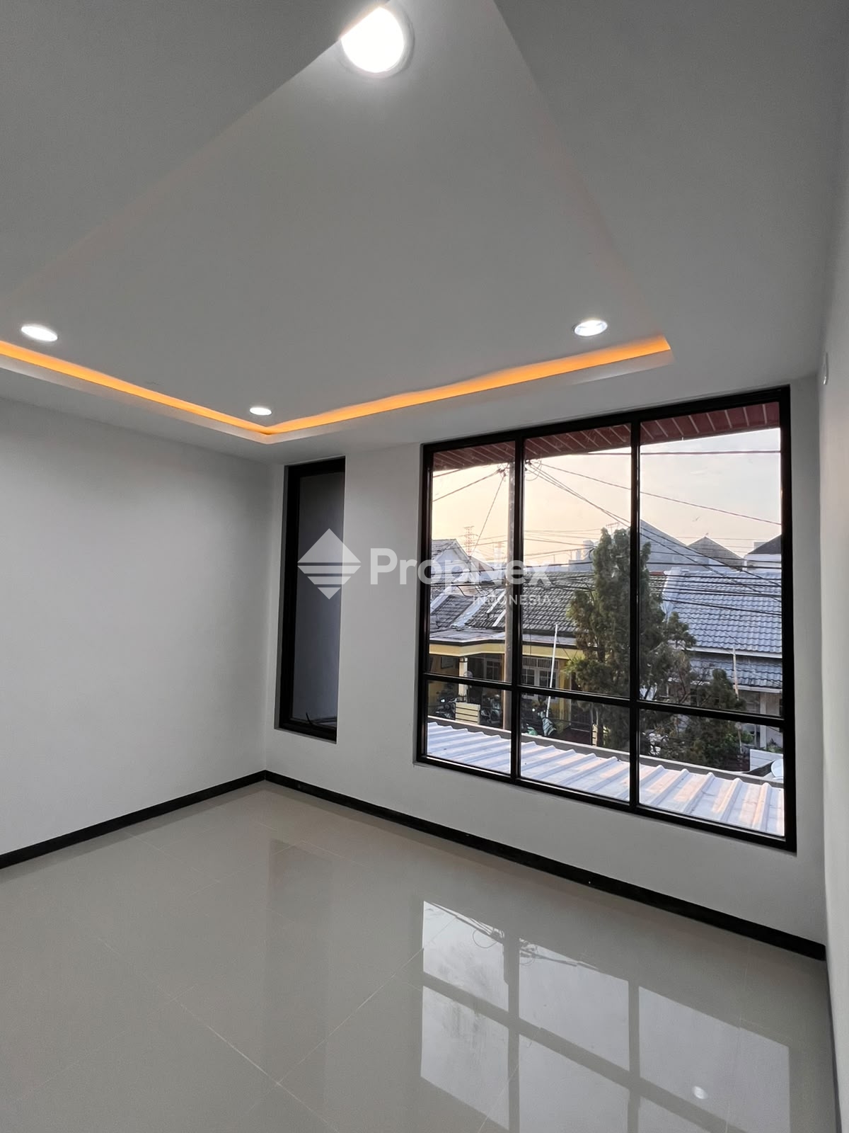 Rumah Nginden Intan Timur - Tengah Kota Surabaya — foto 5
